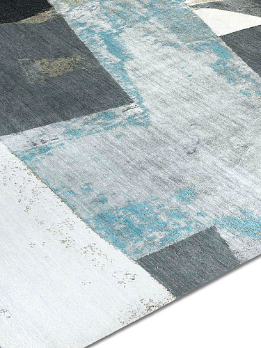 Green Rust Hand-Woven Exquisite Rug