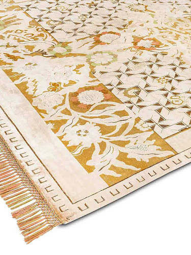 Floral Versus Hand-Woven Exquisite Rug