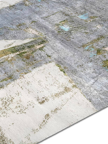 Green Rust Hand-Woven Exquisite Rug